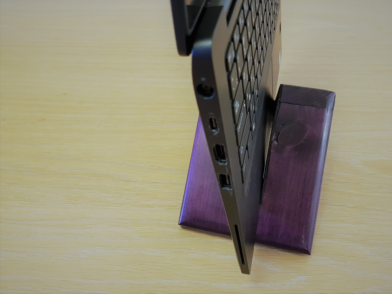 Vertical Laptop Stand -laptop Holder -desk -office Desk Accessory -dock ...