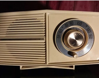 Vintage Motorola am tube radio model A2w15, works