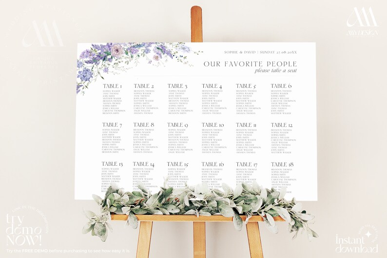 Puede incluir: Un plano de asientos de boda con un dise&ntilde;o floral en tonos morados y blancos. El gr&aacute;fico est&aacute; titulado "Nuestra gente favorita" y enumera las mesas con los nombres de los invitados.