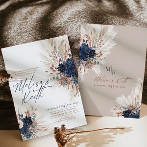 K&ouml;nnte beinhalten: Zwei Hochzeitseinladungen mit einem Aquarell-Blumendesign mit blauen und braunen Blumen und Pampasgras. Der Text auf den Einladungen lautet "Melisa & Keith" und "Samstag | 24. September 20XX".