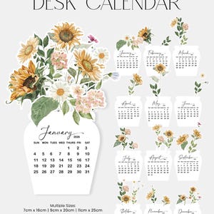 Può includere: Calendario da scrivania con girasoli e illustrazioni floreali. Il design presenta girasoli e altri fiori in un vaso, con un layout mensile del calendario. Disponibile in più dimensioni: 7cm x 16cm, 9cm x 20cm e 11cm x 25cm.