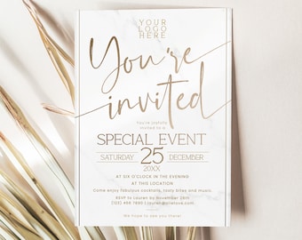 Può includere: Un biglietto d'invito rettangolare con sfondo in marmo bianco e testo dorato: YOUR LOGO HERE, You're invited, You're joyfully invited to a SPECIAL EVENT, SATURDAY 25 DECEMBER 20XX, AT SIX O'CLOCK IN THE EVENING, AT THIS LOCATION, Come enjoy fabulous cocktails, tasty bites and music, RSVP to Lauren by November 28th, (123) 456 7890 | lauren@alietove.com, We hope to see you there!