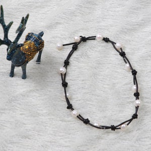 Kralen ketting voor vrouwen, echte Pearl lederen Choker ketting, geknoopte parel sieraden, aangepast meisjes Pearl Choker, in de buurt van ronde Zoetwaterparel