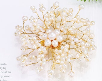 Valentine's Day Women Copper Gold Plated Jewelry,Freshwater Pearls Brooch,Luxury Fashion White Pearl Flower Brooch,Holiday Gift,Dropshipping