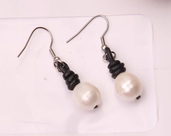 Big Teardrop Freshwater Pearls Dangle Earring,Women Steel Hook Drop Ear rings for Girls,Single Pearl Leather Jewelry Women Handmade Leather