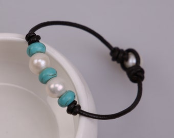 Pulsera de las perlas blancas de las mujeres, piedras de turoquise azul hechas a mano joyería de cuero marrón negro, 10 mm cultivado perlas de agua dulce pulsera en cuero