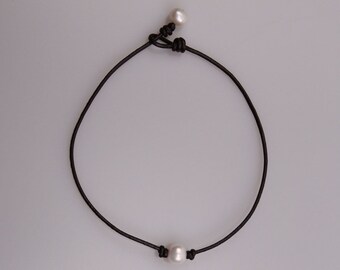 16&quot; Women Single Pearl Choker Necklace, Women Black Necklace,Leather Collar,Pearl Leather Jewelry,Girls choker leather necklace