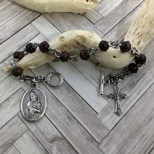 Saint Patrick bracelet, Men&#39;s rosary bracelet, tiger eye bracelet, Christian men bracelet, patron saint of Ireland, catholic men&#39;s gift
