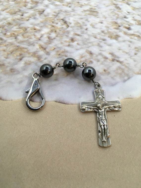 Black keychain, 4 way cross, i am a catholic cross, keychain, rosary keychain, gift for priest, dad gift, catholic rosary gift, mens rosary