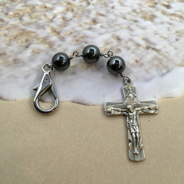 Black keychain, 4 way cross, i am a catholic cross, keychain, rosary keychain, gift for priest, dad gift, catholic rosary gift, mens rosary