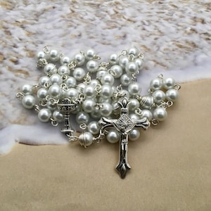 Girl first holy communion rosary, communion pearl rosary, catholic gift, first holy communion gifts, white pearl rosary, girl communion gift