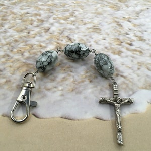 Flared Cross design key chain from PartyFairyBox®