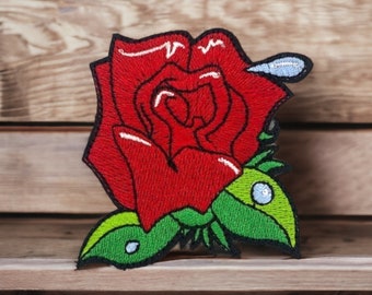Geborduurde patch met rode roos, opstrijkpatch met bloem 6,3 cm