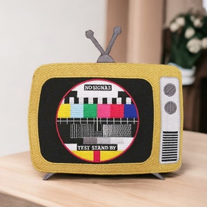 tv retro, grand patch pas signal tv,  mire tv, pas de signal veuillez patienter, télé vintage, modèle de test, pas d'écran télé, 15 cm