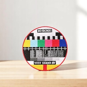 Embroidered Retro TV Patch – No Signal Iron-On Badge – 80s Round 7.5 cm Multicolor