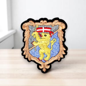 Patch brodé lion héraldique - Ecusson doré style blason 9 cm