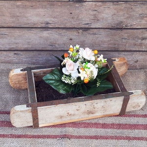 Rustikaler handgemachter Blumenkasten aus Holz, antiker Blumenkasten, Dekorationstopf für den Innenbereich, Blumenkasten im Freien