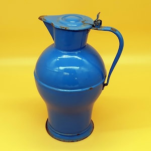 Mid Century French Enamelware Blue Pitcher with lid, French Enamel Pitcher, Enamel Jug, Vintage Jug, Farmhouse Decor, Enamel Flowerpot