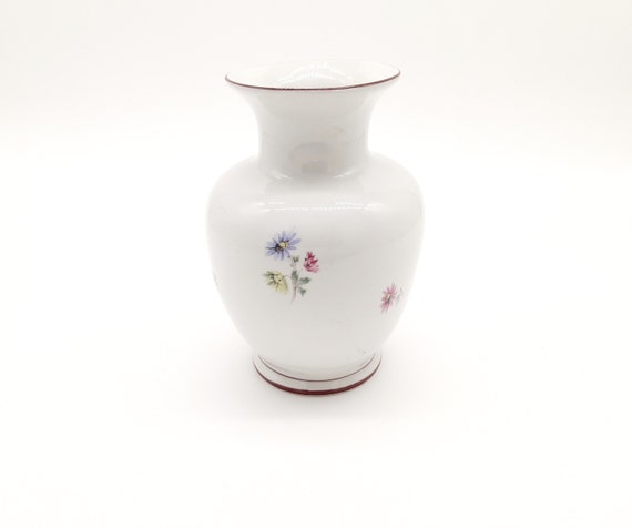 Porcelain Hollohaza Hungarian Hand Painted Small Vase With Porcelain Hollohaza Hungarian Hand Painted Small Vase With