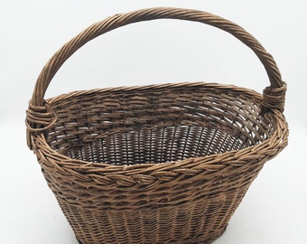 Hungarian Vintage Rattan wicker storage basket with handle, wicker basket storage, farmhouse decoration, Hand woven picnic basket