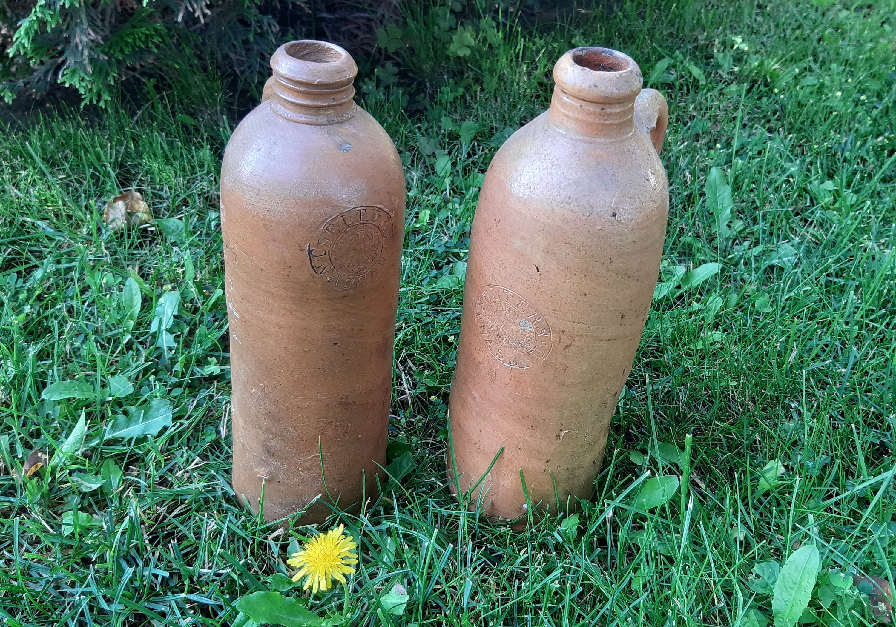 ドイツ19世紀ラインせっ器の水注 コレクション