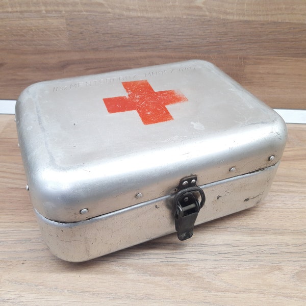 Aluminium Box Medizinische Erste Hilfe Blechdose Vintage Ungarisch, Rotes Kreuz, Militär Erste-Hilfe-Set, medizinische Ausstattung, Arzthelferin Geschenke Box