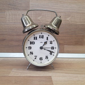 Vintage 1970s round Gold color Prime Czechoslovaki  mechanical alarm clock, Table clock, Desk alarm clock Retro old clock, Office decor Gift