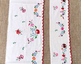 ハンガリーのカロチャテーブルランナー 64/40 cm、手刺繍のホーム