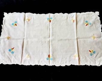 手作りカロチャ刺繍テーブルランナー＆ドイリー：ハンガリーの花柄