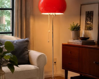 Vintage Szarvasi Space Age vloerlamp, grote rode acryl bollamp, Hongaarse mid-century moderne chromen vloerlamp uit de jaren 70, bolvormige lamp