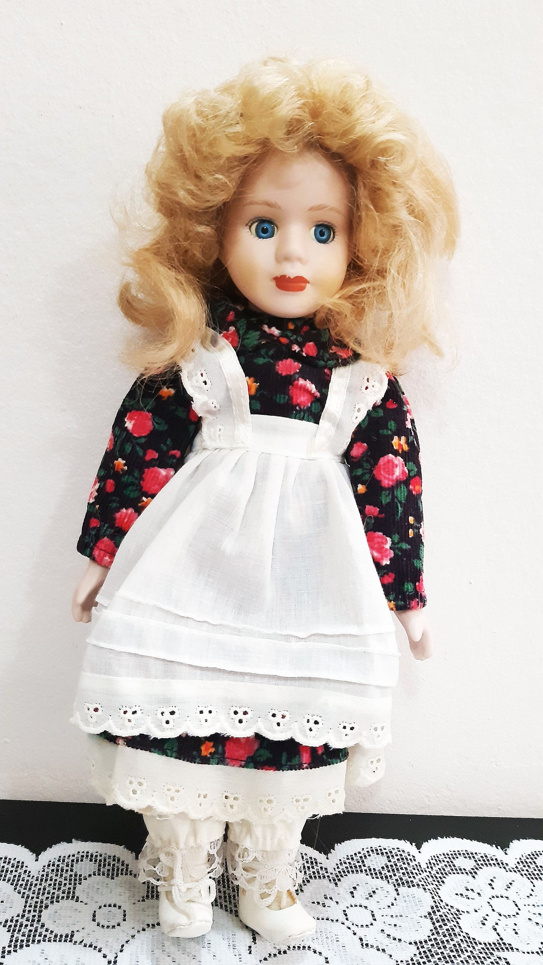 Vintage Beautiful Hand Painted Standing Porcelain Doll, Collectors