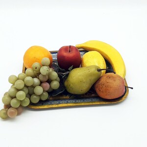 Vintage enameled fruit serving tray, personalized serving tray, wine serving tray, coffee table tray, breakfast metal tray, round tray