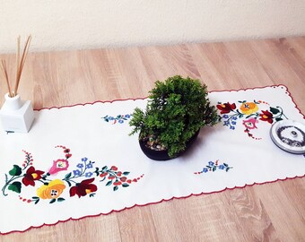 カロチャ ハンガリーの手刺繍の花柄のカスタムテーブルクロス テーブル