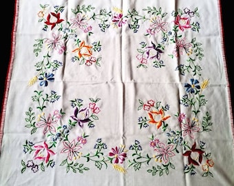 ハンガリーのカラフルな花柄のテーブルクロス 86/79 cm、手刺繍の伝統