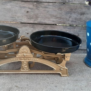 Vintage 1960s Hungarian Two-Arm Apothecary Scale, Black and Gold Analog Kitchen Scale, French Country Decor, Antique Collector&#39;s Piece
