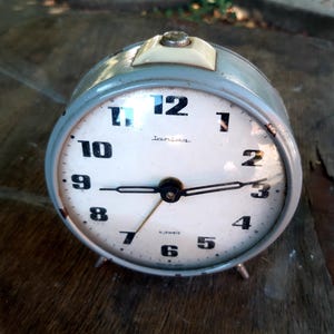 Vintage 1970s USSR 4 Jewels Circle Alarm Clock, Soviet Retro Timepiece, Perfect Working Condition, Iconic Russian Collectible Decor