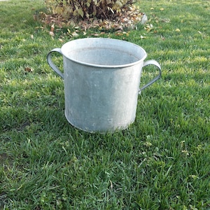 Vintage Galvanized Zinc Bucket, Two-Handled Rustic Garden Planter, Farmhouse Party bucket, Antique Metal Pail for Decor or Plants