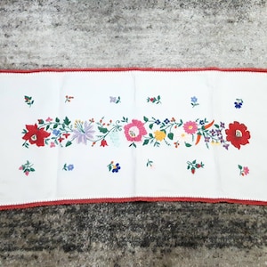 Vintage Handmade rectangle 33,46&quot; Hungarian Kalocsa Embroidered table runner, folk art table linen Flower pattern, rectangle tablecloth