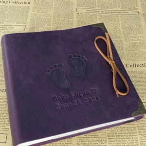 Gepersonaliseerd babyboek fotoalbum voor foto's van 4 x 6, stempel babyvoeten met naam voor een jongen of meisje, cadeau voor nieuwe ouder, boek jeugdherinnering