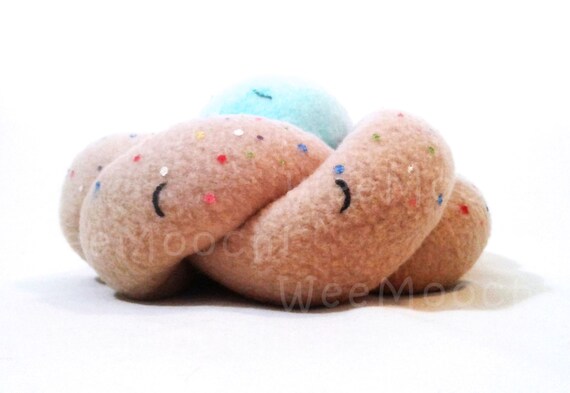 Pane di Pasqua Plushie: Italian Easter Bread Plush with Egg