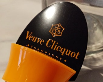 Champagne saver Veuve Clicquot LVMH group champagne bubble saver