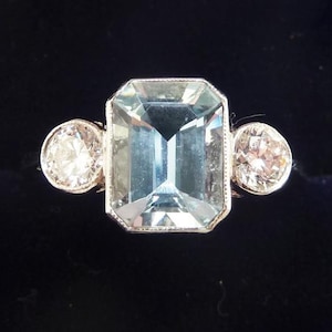 Gorgeous platinum art deco 1.55ct emerald cut aquamarine and diamond trilogy vintage antique ring