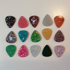 Resin guitar picks