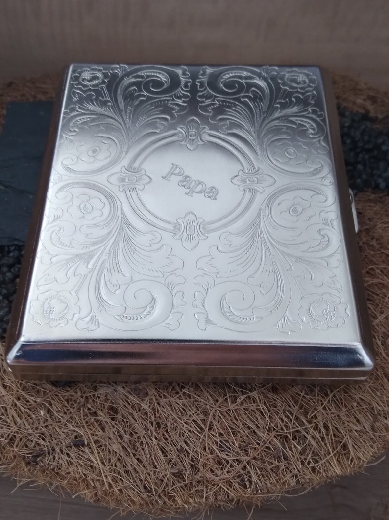 Metal cigarette case with engraving image 5