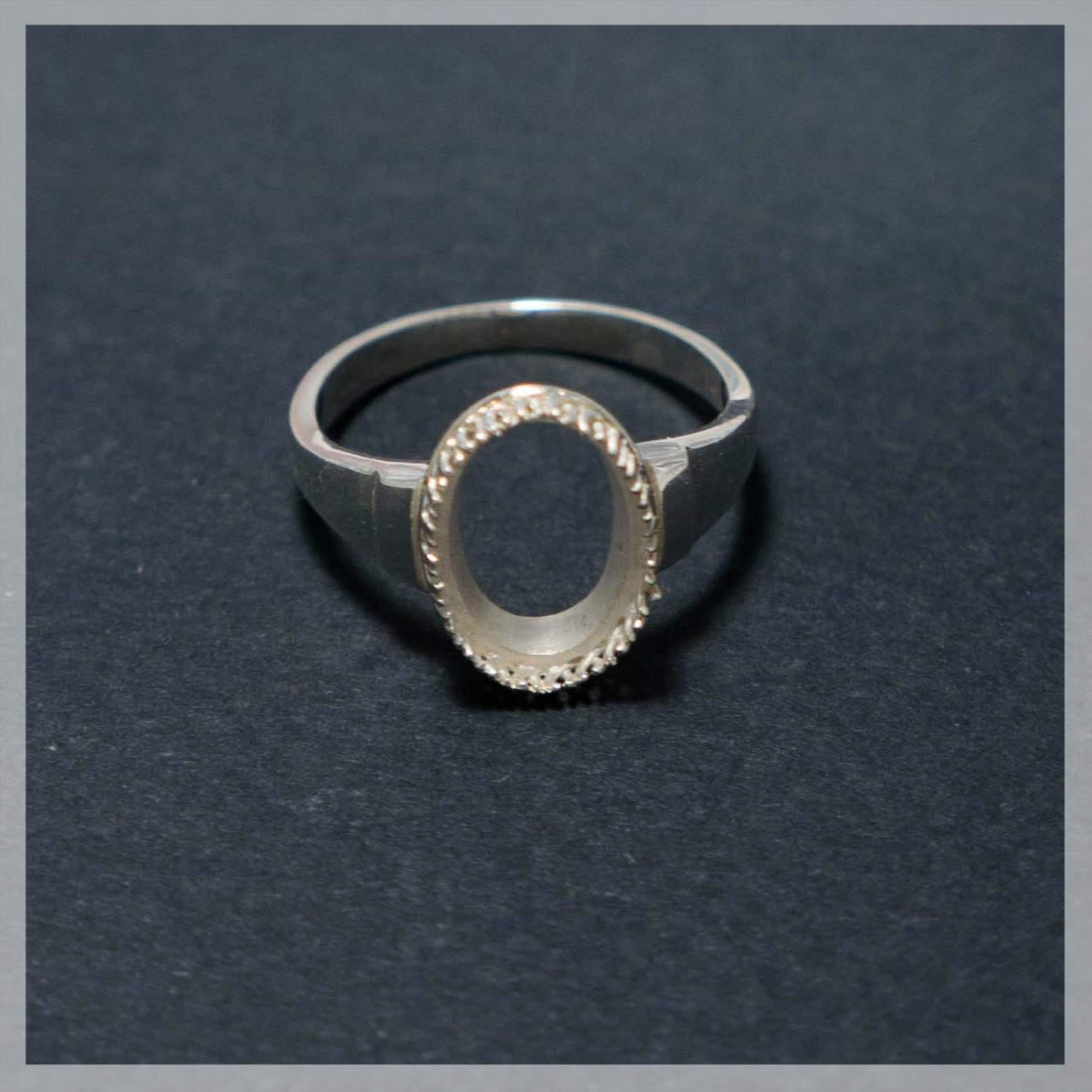 Под каст. Основа для кольца с цапами серебро 585 925. Под каст. Основа для перстня. Каст под овальный камень.