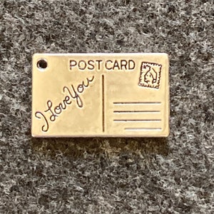 Carte postale en argent Je t'aime, breloque carte postale en argent antique Je t'aime, breloque carte postale en argent, amour Cham, romance, breloque carte postale 16 x 26 mm