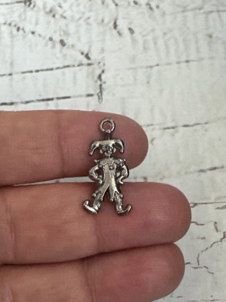 2D Jester Clown Charm, Zinc Alloy Pendant (25x12mm) Gun Metal