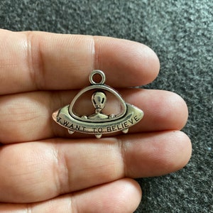 Alien spaceship Charms, Antique Tibetan silver alien spaceship charm, ET believe pendants, ET Charm, Spaceship Charms, Alien Charms 23*30mm