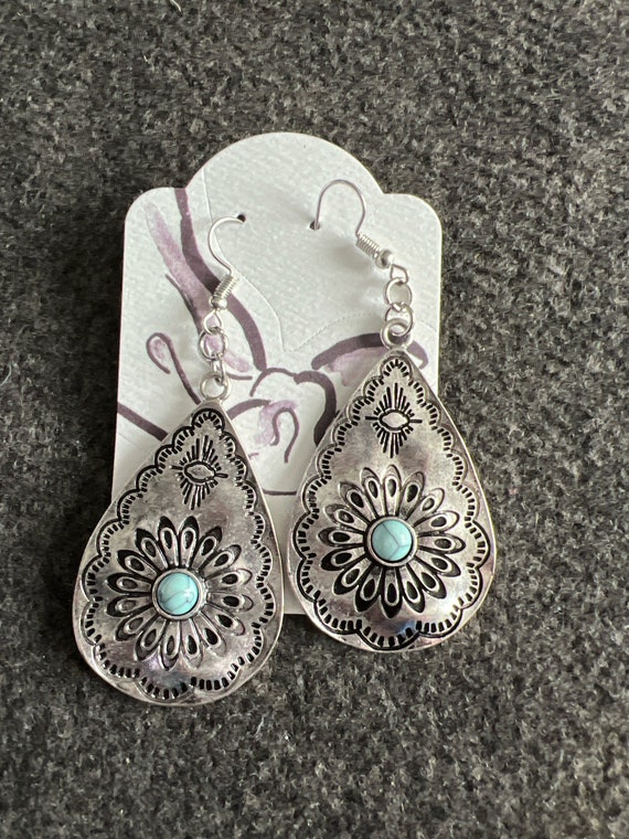 Western 2024 drop earrings