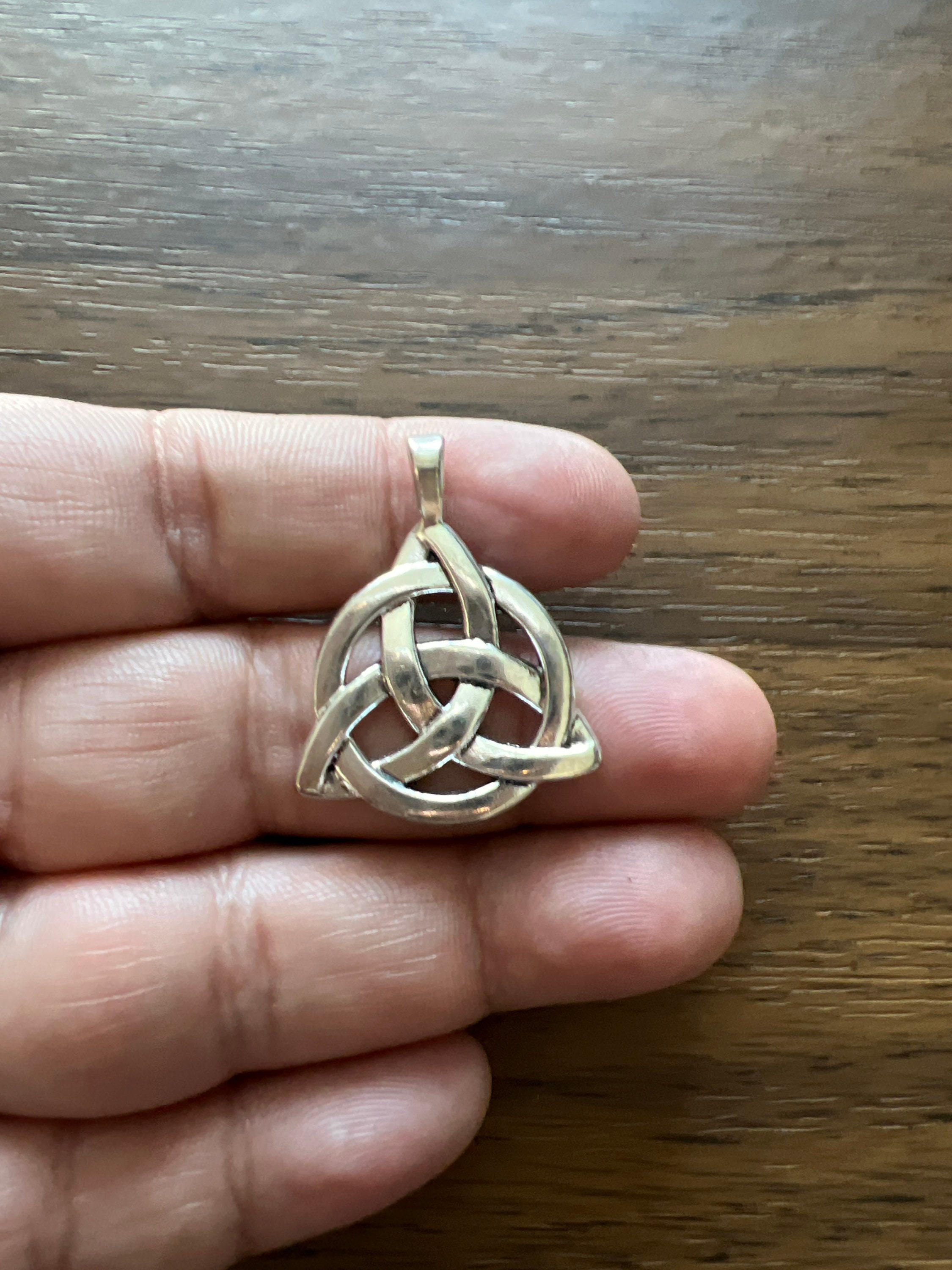  Fred Meyer Jewelers Wind & Fire 3-D Celtic Knot Charm